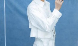 李大锤最新爆料顶流恋爱,顶流明星甜蜜恋情曝光